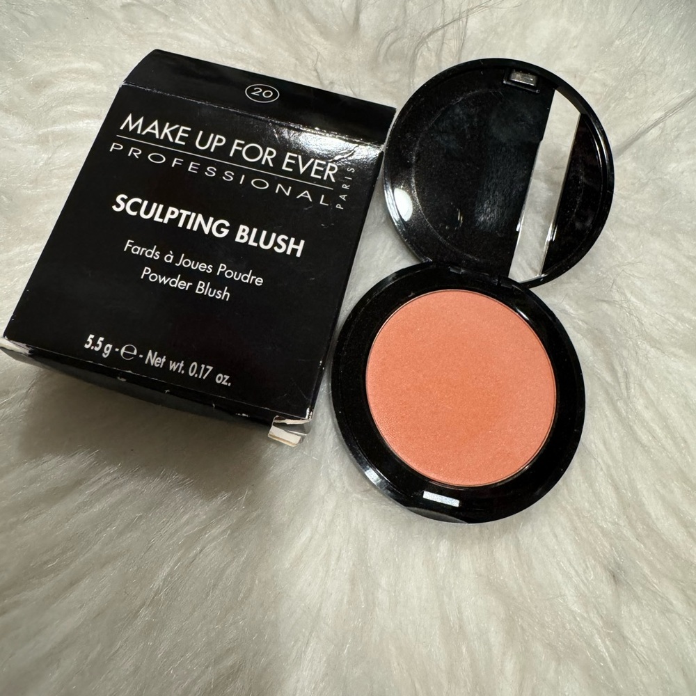 NIB MUF Sculpting Blush in No. 20